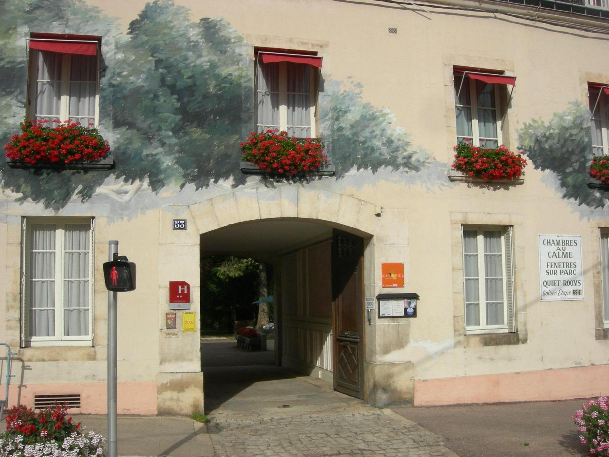 Cit'Hotel Avallon Vauban Exterior foto